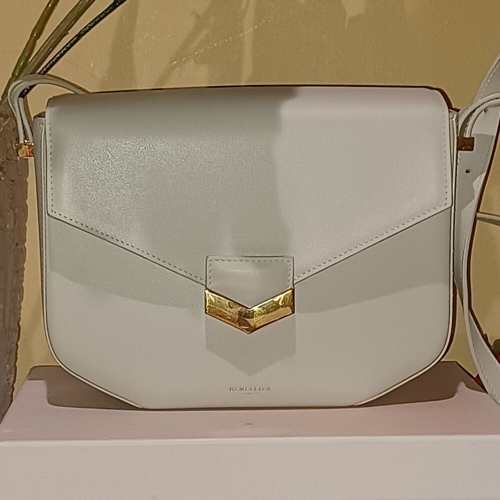 Gorgeous 😍 White DeMellier Purse